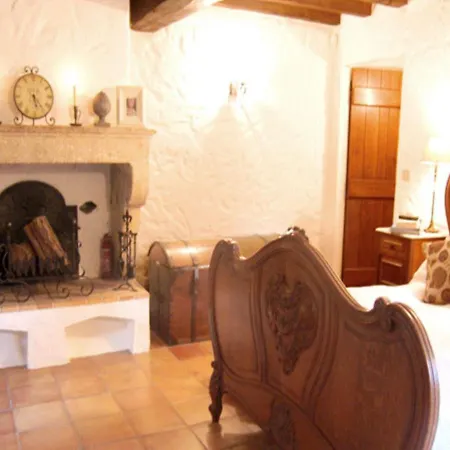 Charming Mansion With Private Swimming Pool In Peaceful, Wooded Area Feriehus Juillac (Gironde)